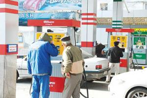 بازداشت متصدی کلاهبردار پمپ بنزین در آذربایجان غربی